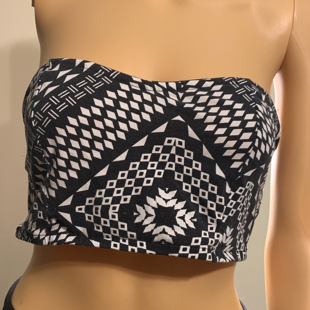 Patterned Decree Bandeau - Picture 4 of 4